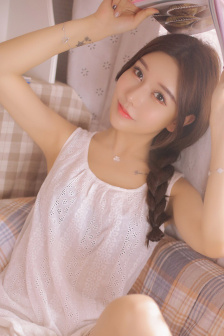年轻漂亮的女教师